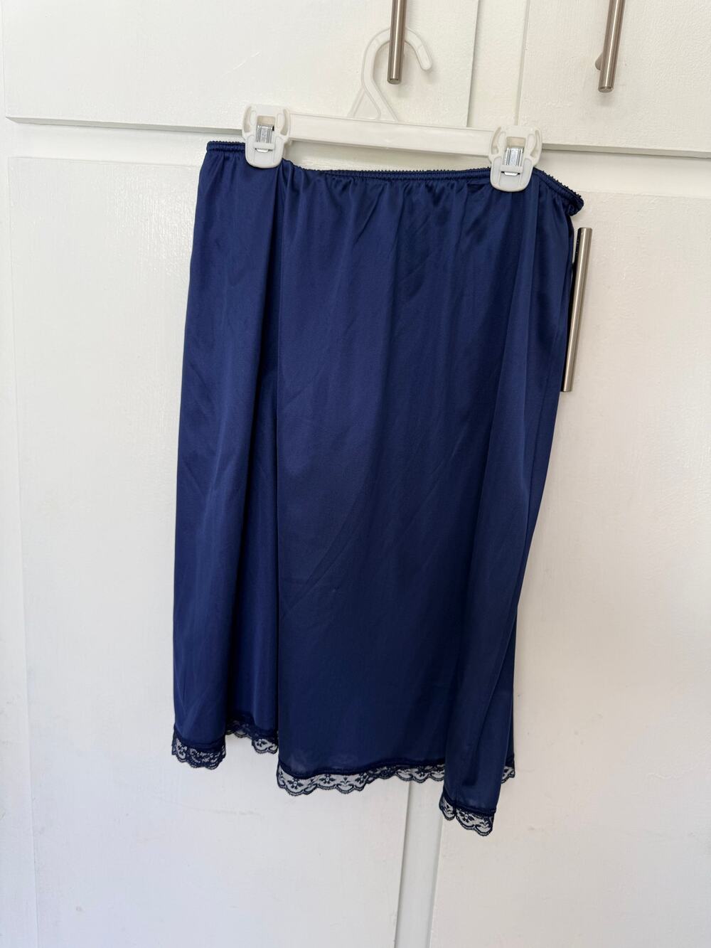 Vintage WARNERS BLUE SIZE XL Lace-Trimmed Tricot Nylon Half Slip ✨